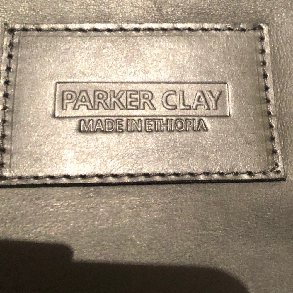 PARKER CLAY TOTE BAG.  Merkato Signature Zip Tote LEATHER TOTE BAG - Picture 3 of 11